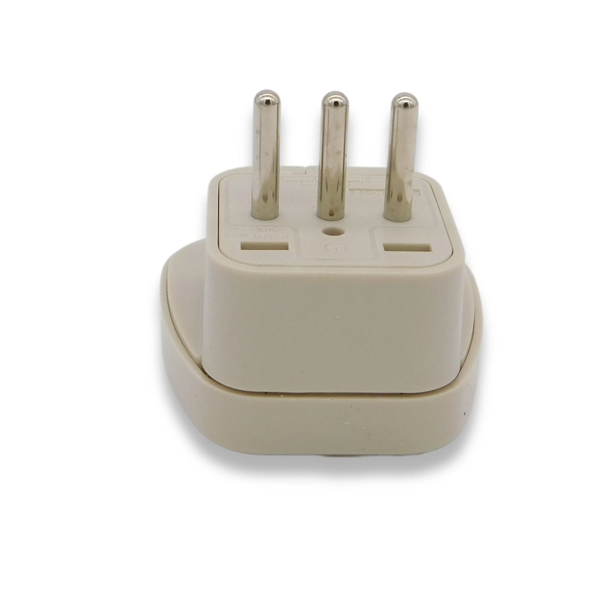 ADAPTADOR TOMACORRIENTE 2P+T A UNIVERSAL 10A BLANCO WONPRO